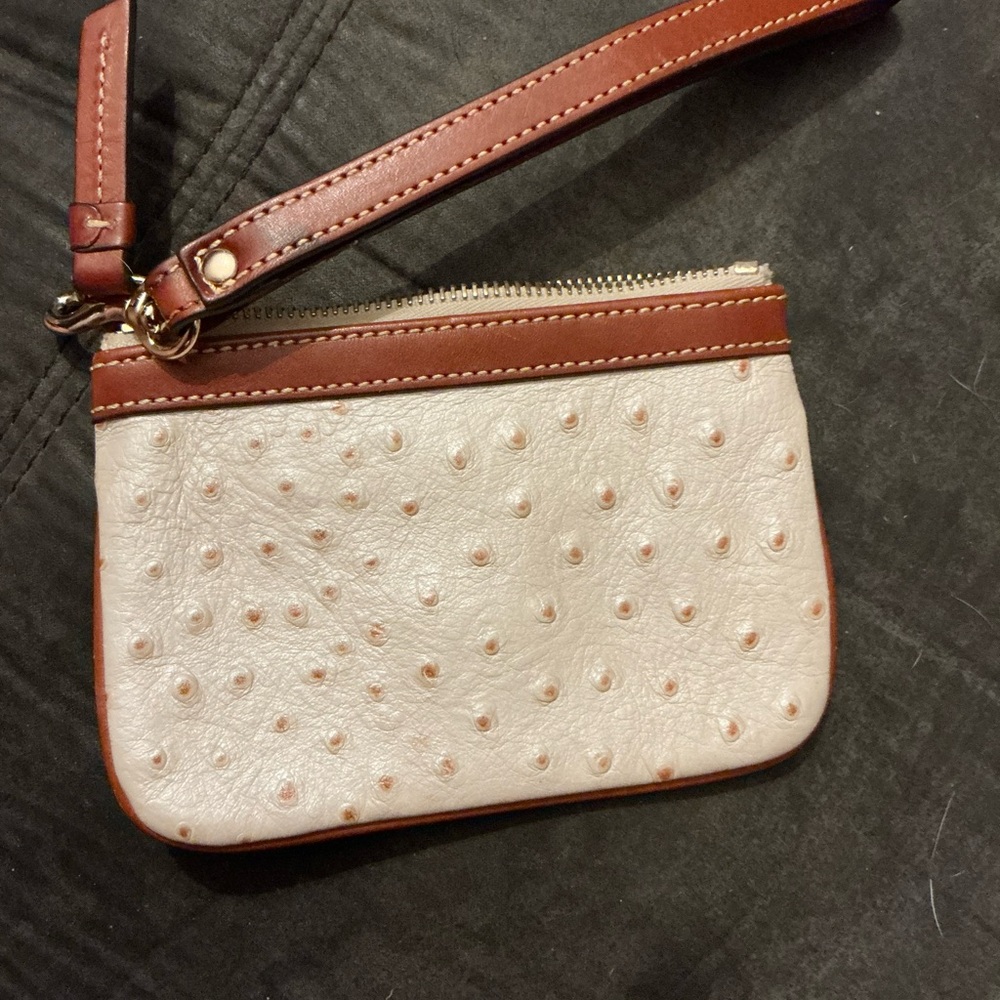 Dooney & Bourke Cream Ostrich Set Triple Zip Crossbody Leather Bag & Wristlet - Picture 9 of 10